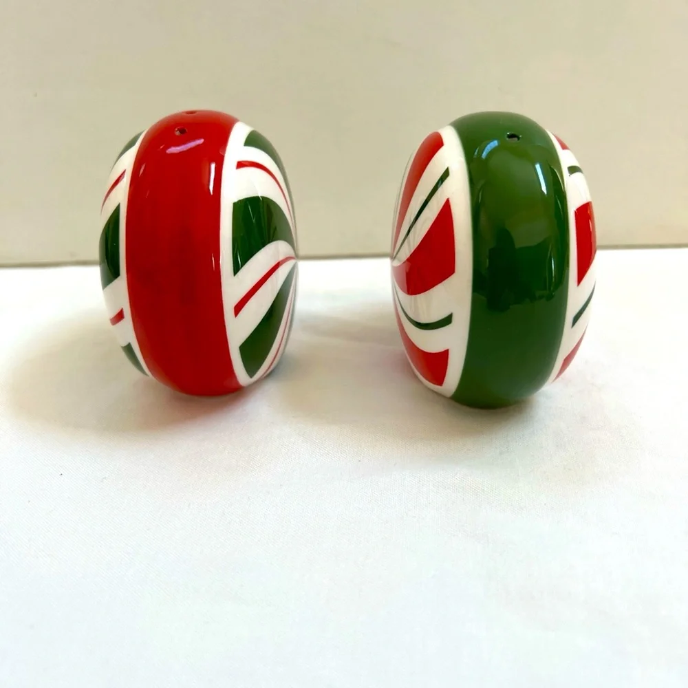 Christmas Salt and Pepper Shakers (2) Pier 1 (P1) Vintage Red Green Round Swirl